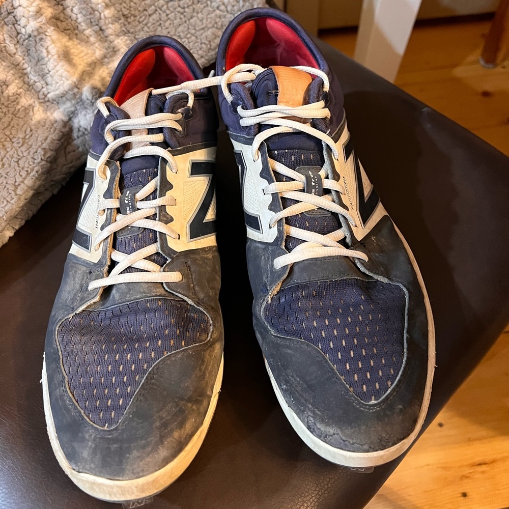 Mens size 13 baseball metal cleats